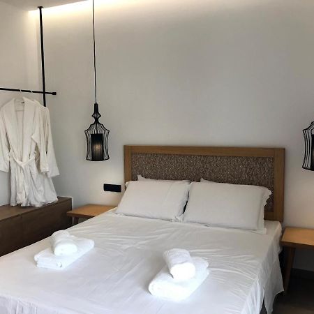 Blue Sea Suites Цуцурос Экстерьер фото
