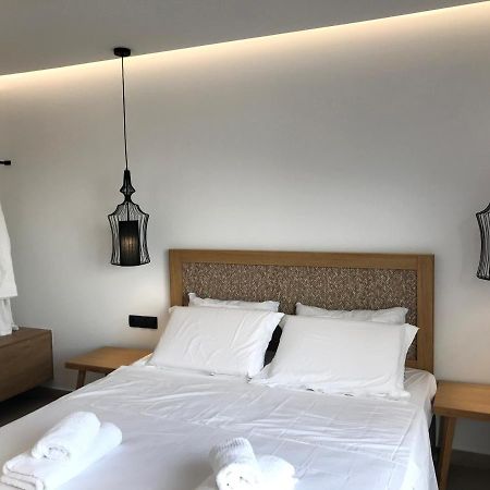 Blue Sea Suites Цуцурос Экстерьер фото