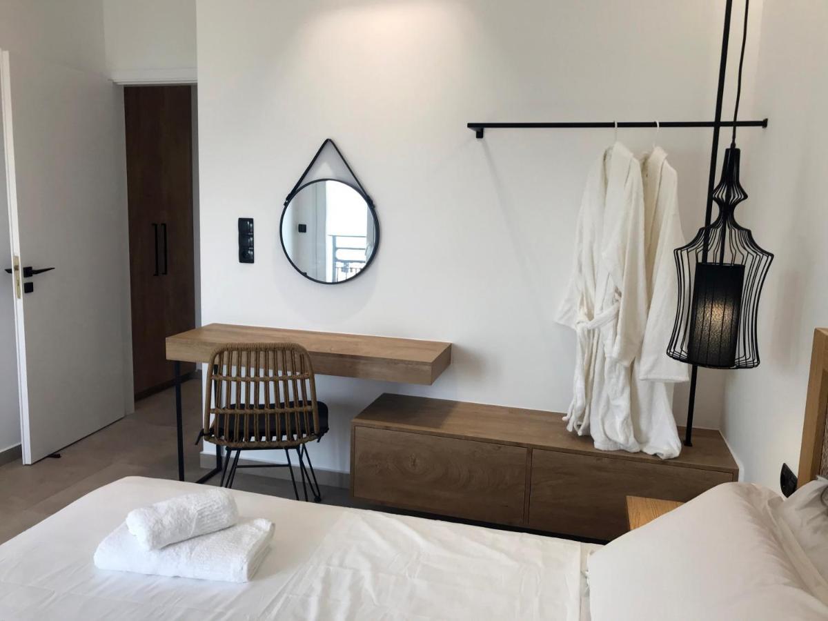 Blue Sea Suites Цуцурос Экстерьер фото