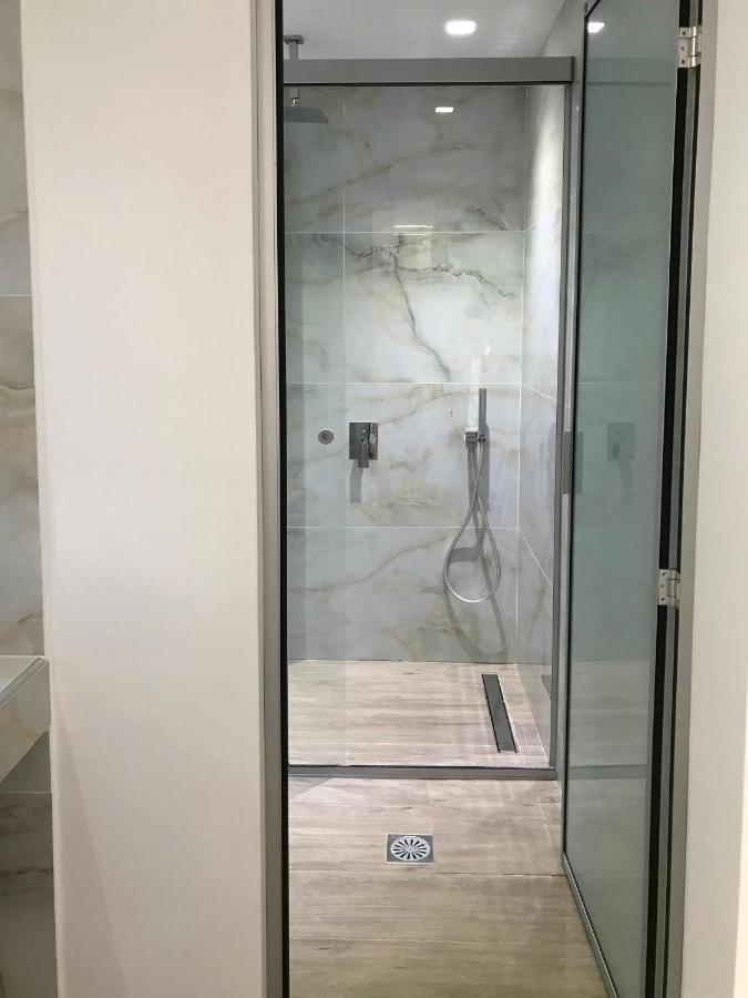 Blue Sea Suites Цуцурос Экстерьер фото