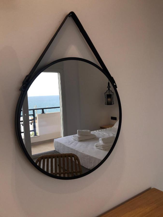 Blue Sea Suites Цуцурос Экстерьер фото