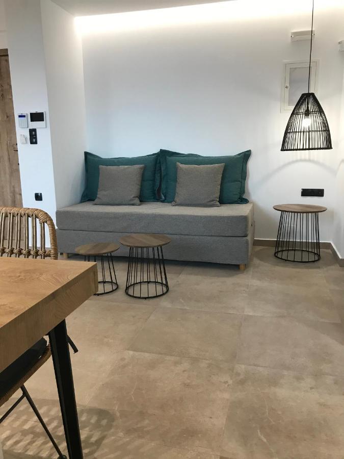 Blue Sea Suites Цуцурос Экстерьер фото