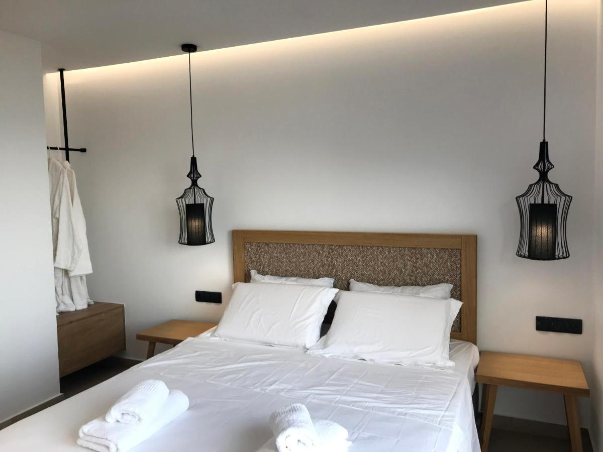 Blue Sea Suites Цуцурос Экстерьер фото